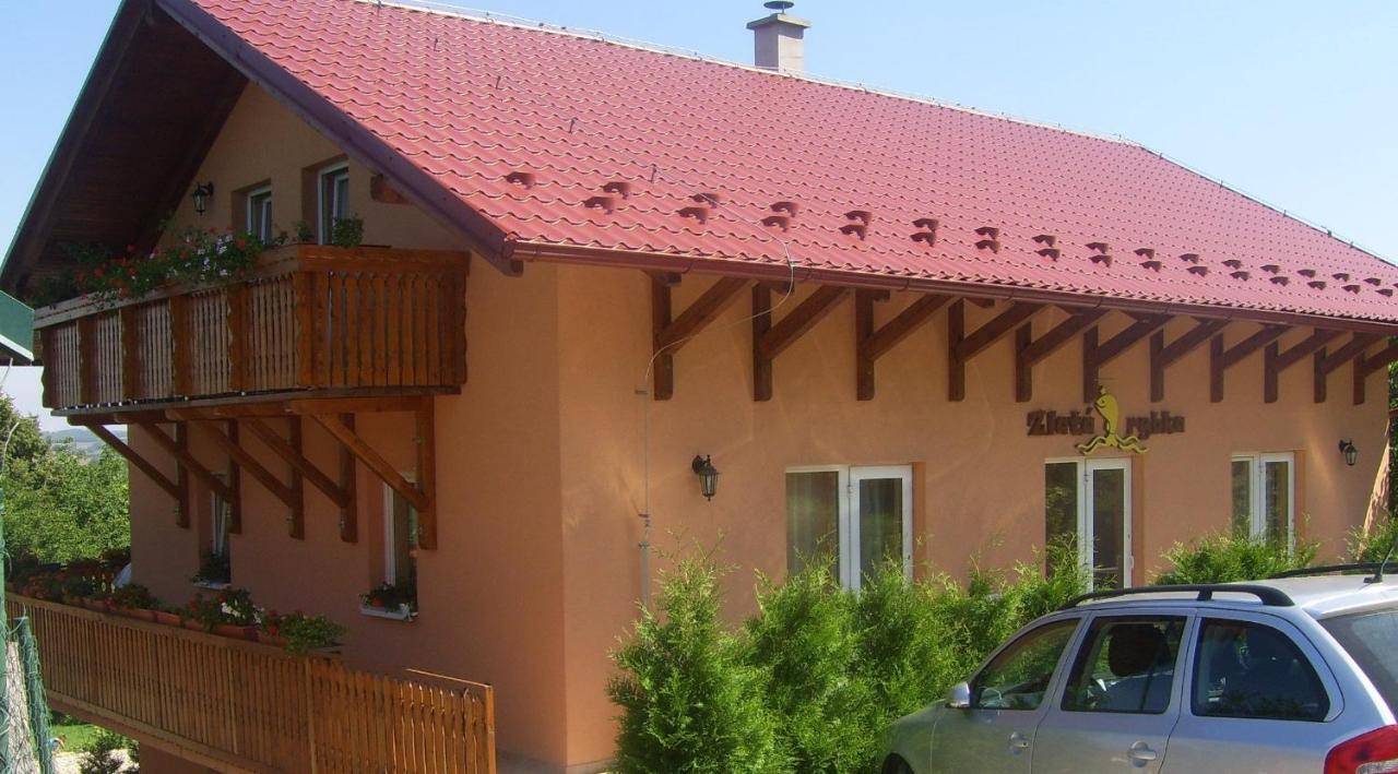 Penzion Zlata Rybka Podhájska エクステリア 写真